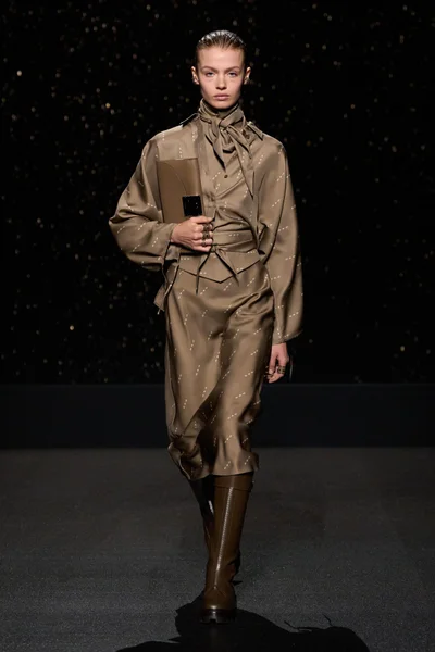 Look 38